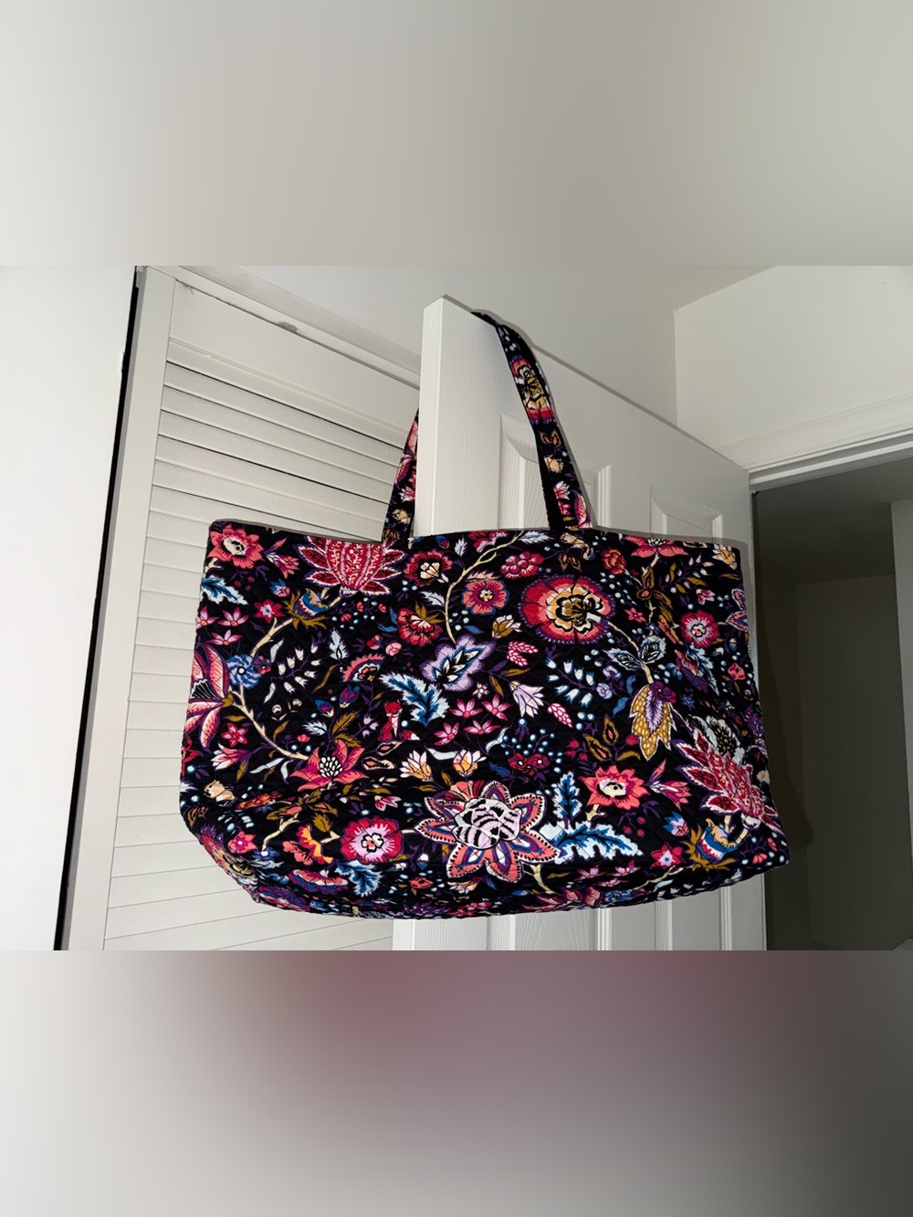 Vera Bradley Iconic Grand Tote (Reversible) in Foxwoods